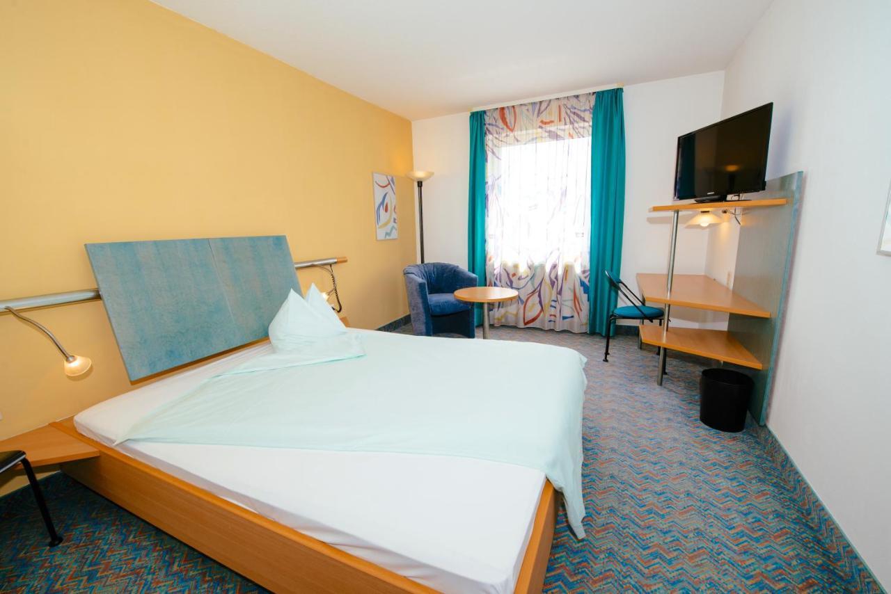 Hotel Residenz Schnelldorf Kültér fotó